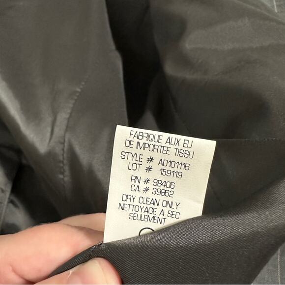 Theory Gray & White Virgin Wool Pinstripe Long Sleeve Three Button Blazer Sz 0 - Picture 8 of 10